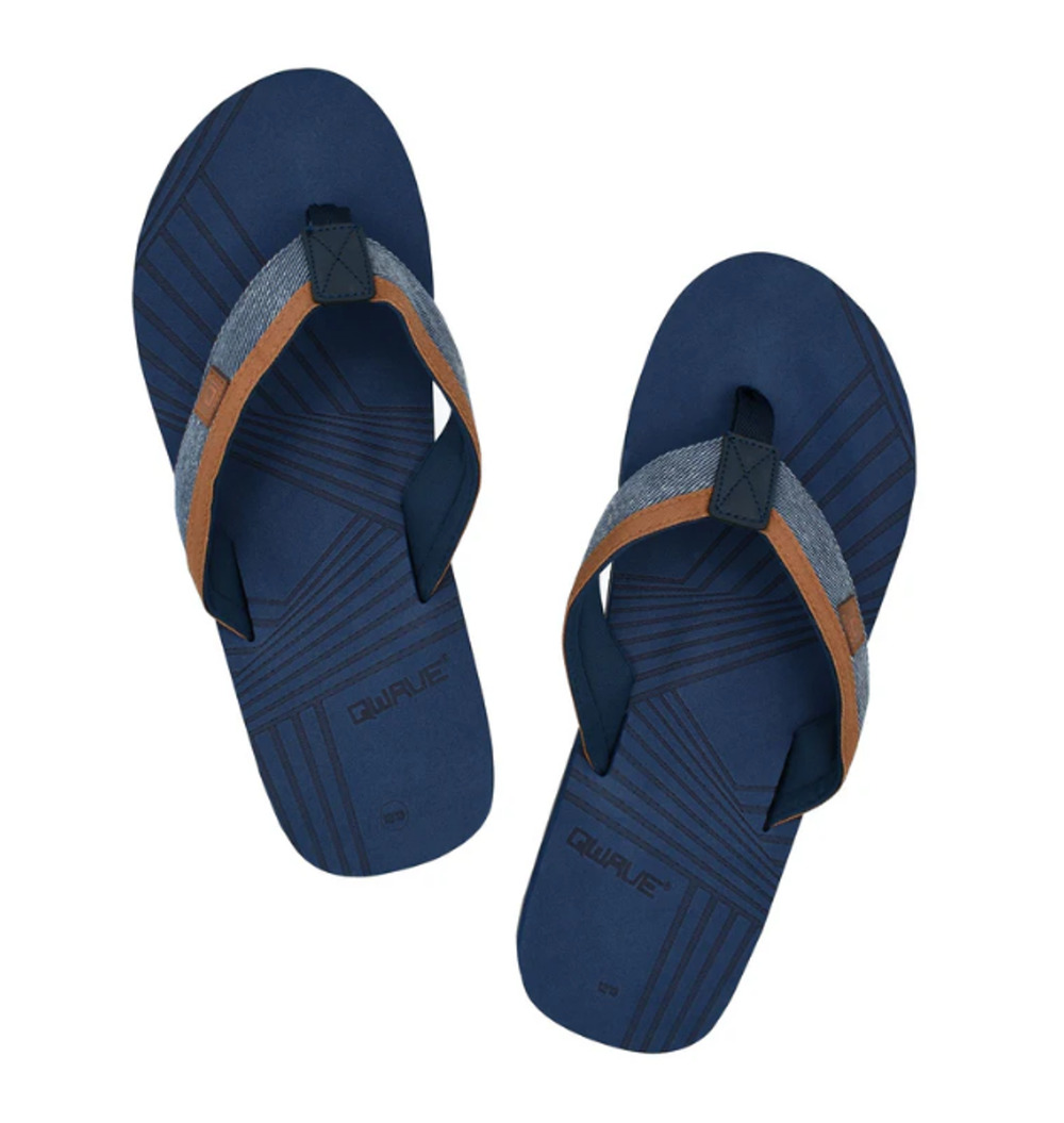 QWAVE Mens Size 8.5 Heathered Denim Radial Grooved Footbed Flip Flops Navy New
